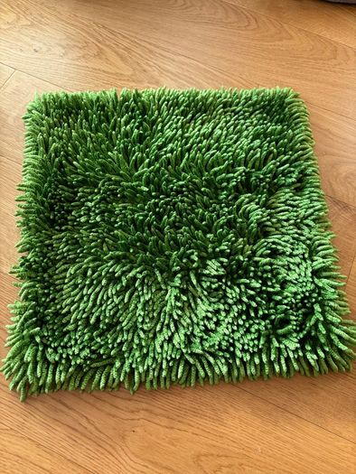 Super fluffy green pillowcase