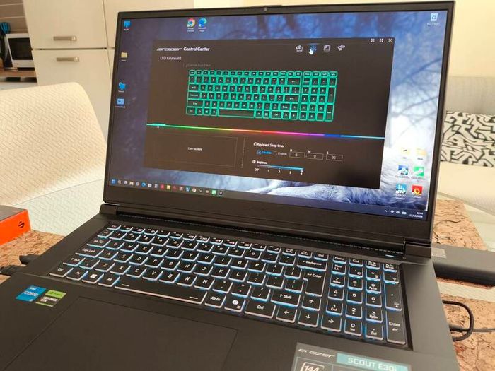 Gaming Laptop Clevo Erazer i5 12450H 8/12 RTX4050 6GB 75W 16GB DDR4 3200Mhz 512GB Nvme Pcie 4.0 17.3" FHD 144hz Ips 300nits Win11 RGB Cooler Mouse