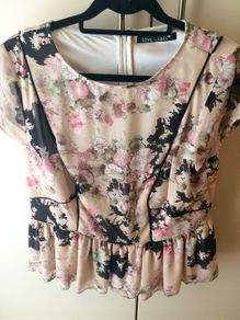 LOVE LABEL Peplum Flowery Top size18 BNWT