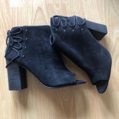 Black suede Nine West shoes. Size 6.5-7 UK