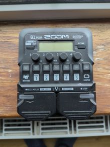 Zoom g1 four multi effect pedal