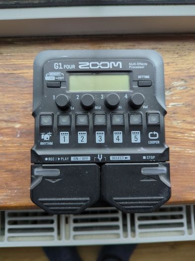 Zoom g1 four multi effect pedal