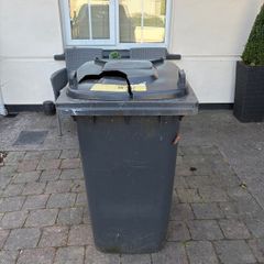 Wheely bin for composting