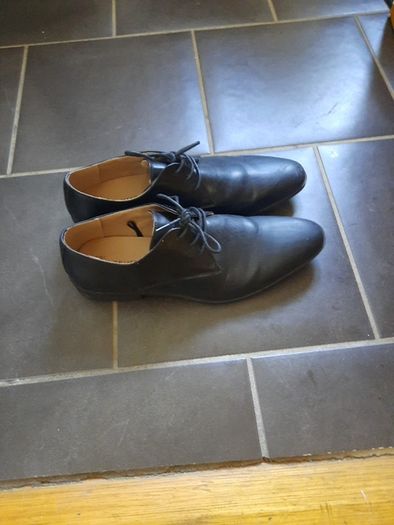 Shoes size 10