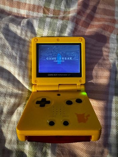 Pokemon Gameboy advance + 6 Pokemon Games
