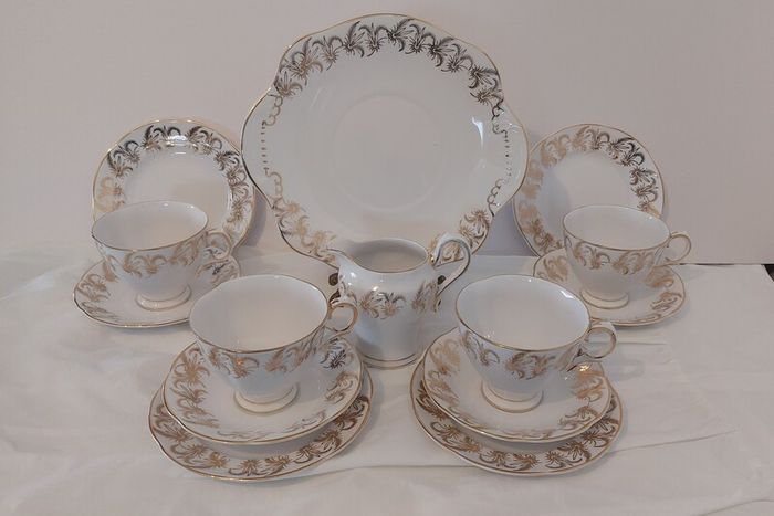 Fabulous Vintage Royal Tara Fine Bone China 14 Piece Breakfast Teaset for Four in a Beautiful Gilt Feathery Repeat Pattern, no. 947