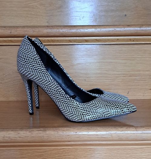 Black & White stiletto