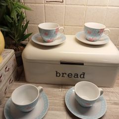 Cups and saucers