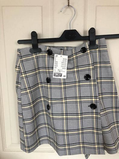 Women's Brand New H&M Skirt / Skort