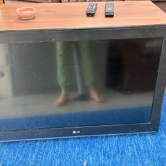 LG 32 inch TV