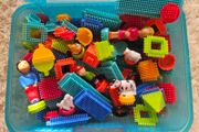 Battat Bristle Building Blocks in Deluxe Builder Case