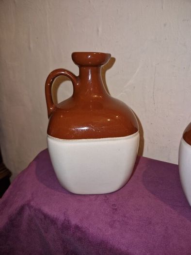 Vintage pair of brown & white jugs