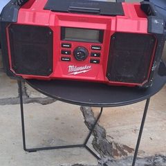 milwaukee  radio
