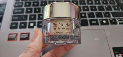 Estee Lauder Re-Nutriv Ultimate Diamond Transformative Brilliance Soft Cream in 15ml