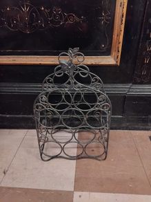 Metal wine rack