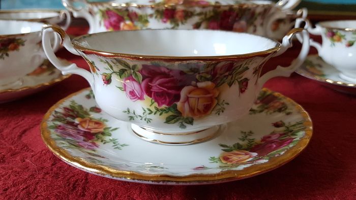 13 Piece Royal Albert Old Country Roses Bone China Gold Gilt Soup Coupe Set With Lidded Tureen Made In England