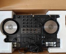 DJ mixer