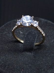 9ct Gold Three Stone Statement Ring Size 56