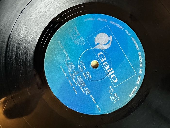 Billy Idol. Vital Idol greatest hits Zimbabwe release in vg+ condition