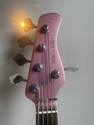 Sire Marcus Miller V7 Alder-5 Fretless (2nd Gen) BURGUNDY