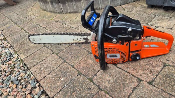 petrol chainsaw
