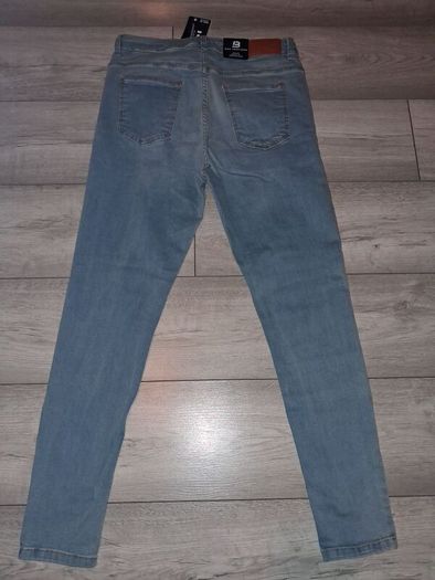 Brand New Bee Inspired Luca Signature Skinny Jeans - Size - 34/30 - 60.00 - Sterling - 78.00 - Euro