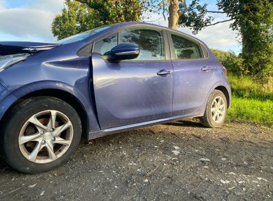 Peugeot 208 Breaking For Parts
