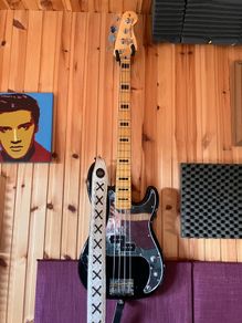 Fender Squier Vintage Custom Precision Bass - Black / Maple Neck