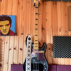 Fender Squier Vintage Custom Precision Bass - Black / Maple Neck