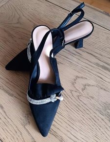 Black Sling Back shoes with Rhinestone and Pearl.