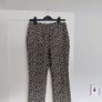 Leopard print cropped trousers Image 7