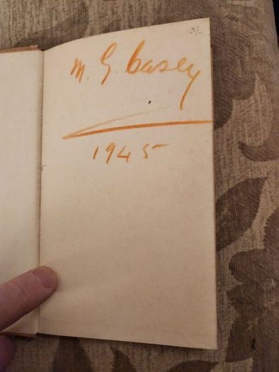 The Drift Of Democracy. Essays In Order:7. By M. De Labedoyere. Published By Sheed & Ward. 193i Edition Hardbacks In Good Condition. See Photos For Same.