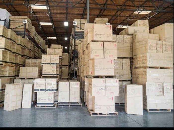 We Buy Clearance / Liquidation / Business Closure Stock And Fittings