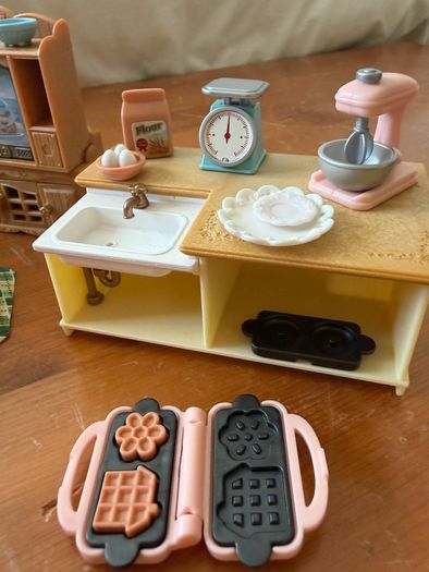Sylvanian Families Comfy Living Room + Kitchen Island Set