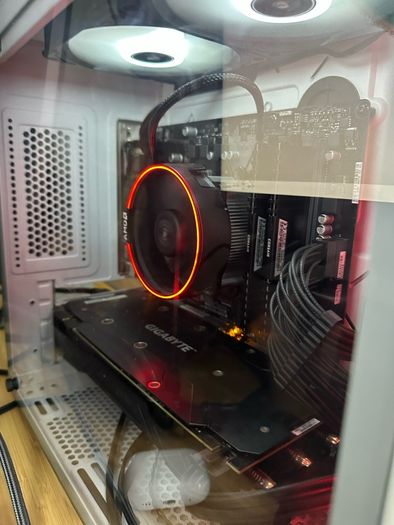 Gaming PC + 4K screen + Keyboard + Mouse