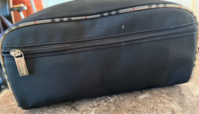 burberry fragrance cosmetic bag