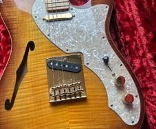 Fender Select Thinline Telecaster