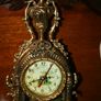 heavy brass clock (battery operated)(in working order) Image 8