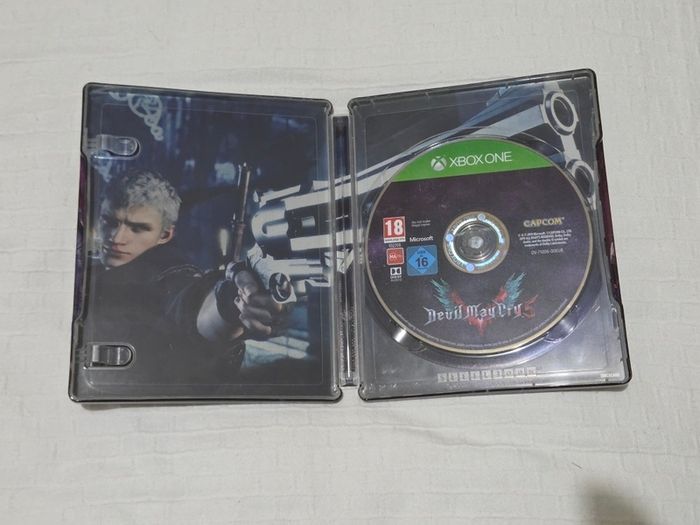 Devil May Cry 5 steelbook edition