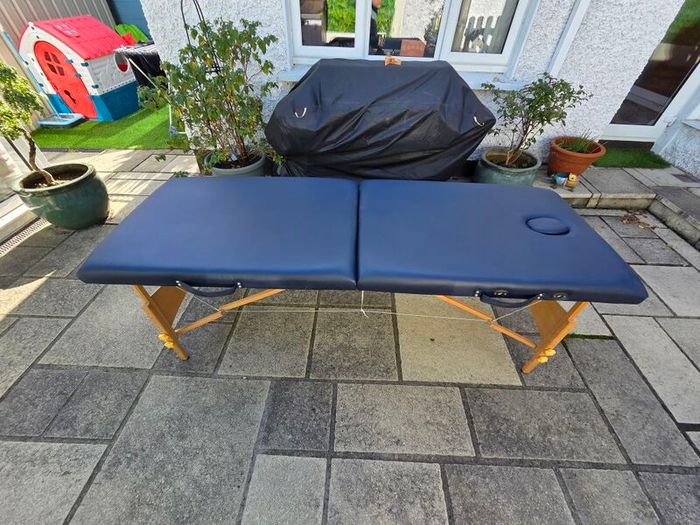 massage table