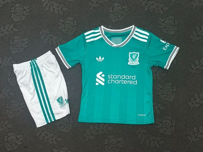 Liverpool away kid sizes  season 25/26