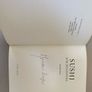 Signed Marian Keyes Sushi for Beginners hardback 2000 Image 2