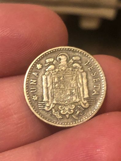 Rare 1947 Una Pesetas 56 Inside Star