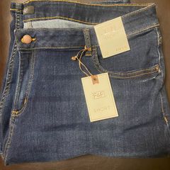 2 Pairs New Ladies Stretch Denim Shorts Size 22