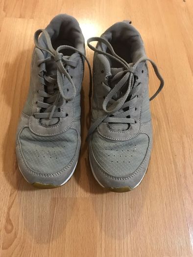 Runners size 6