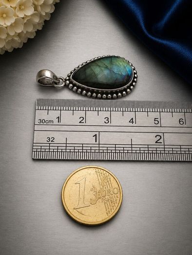 Vintage 925 Sterling Silver Labradorite Pendant