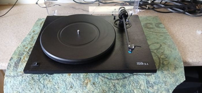 Music Hall MMF 2.1 - Turntable