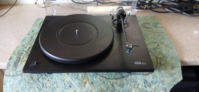 Music Hall MMF 2.1 - Turntable