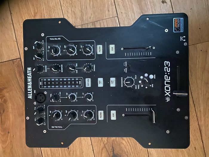 Allen-Heath (Xone:23 2(+2) Channel Analogue Mixer)