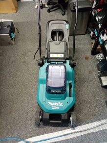 makita lawnmowery